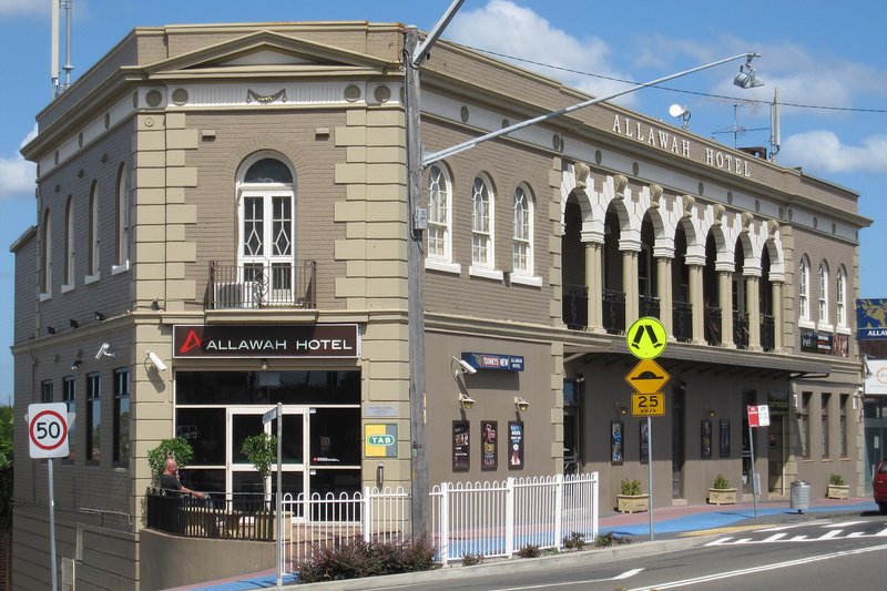 The arcaded facade of the Allawah Hotel on Railway Parade