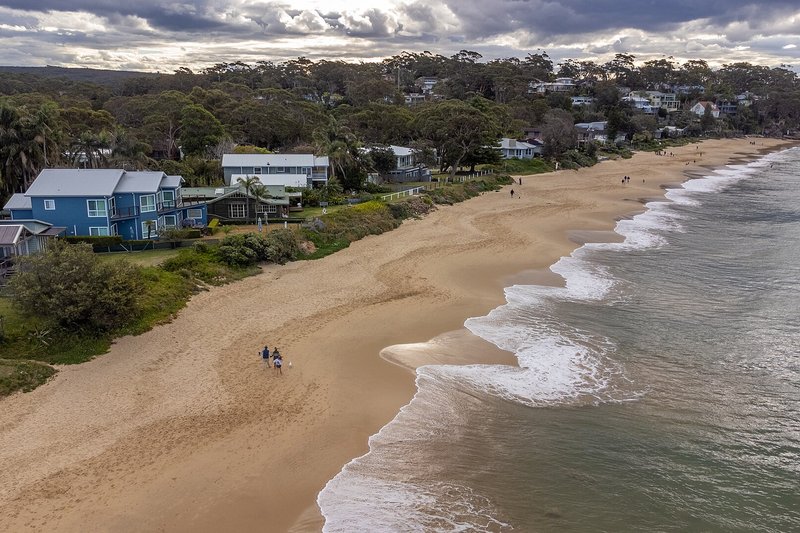 Houses backing onto Horderns Beach at Bundeena